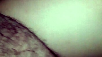 she loves closing her legs tight