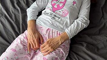 Horny 18yo teen fingers wet pussy squirts big cumshot!