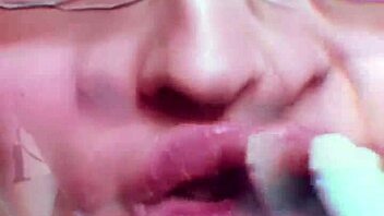 chick's nude lips got me so fuckin hot uh