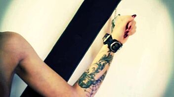 Sexy sluts Mai Bailey and Krystal Webb lick asses finger pussies