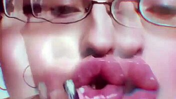 chick's nude lips got me so fuckin hot uh