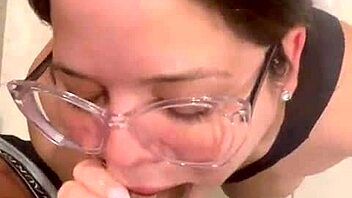 Dani Valentina's pre-dinner POV flightlifexxx adventure