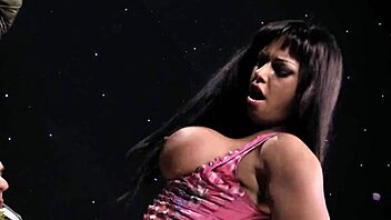 Brunette cougar Kerry Louise spreads heels wide for deep milf fucking