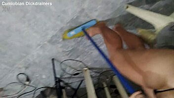 tiny thicc ass deepthroats huge cock