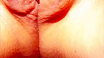 MATURE BLONDE SPREADS HUGE WET SHAVED PUSSY LIPS OUTDOOR FLASHING UPKIRT