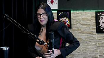 brunette demos sloppy blowjob after faking orgasmo triple kiss leticia braga