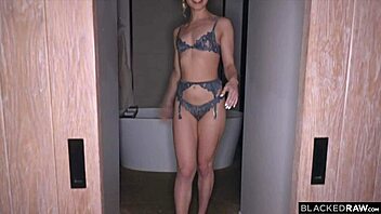 blackedraw petite cheerleader kait rides bbc for sweet revenge on cheating boyfriend