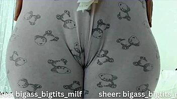 wanna peek my juicy cameltoe big clit pussy spread wide