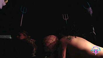 hot blonde pawg milf leash slave rims asshole facesits rough