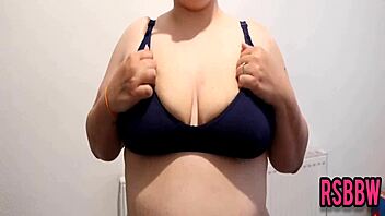 watch this bbw spray milk from her massive lactating tits