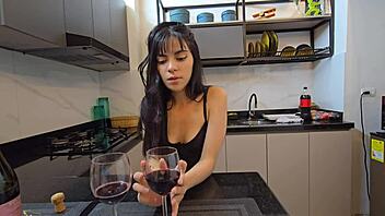 Fuck the rookie in kitchen on break! 🍑💦 Big ass boss action!