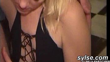 He loves my strapon play, we share dildos for anal fun together 😏🍆