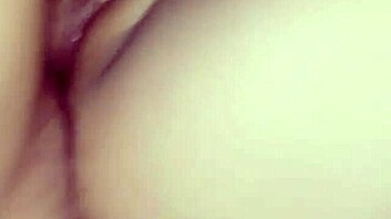 Gym babe's juicy cameltoe and tight pussy up close