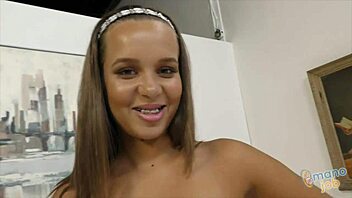 Liza Rowe pleads for your cumshot facial on her cute braces