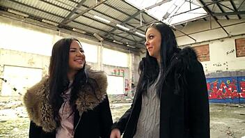 Julia Parker Maria Gail risky FFM threesome