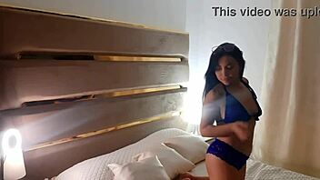 latina brunette flaunts her webcam big ass and wet tits