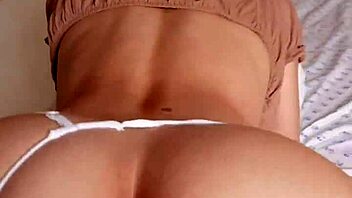 Teasing Morena Neighbor's Massive Ass Tempts Deep Licking Cravings