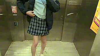 ting xuan shemale strokes publicly outdoors bold