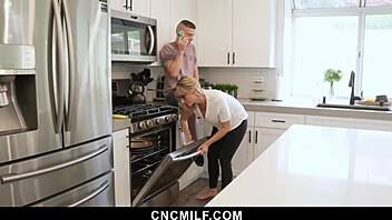 Lucky guy gets milf hospitality fuck