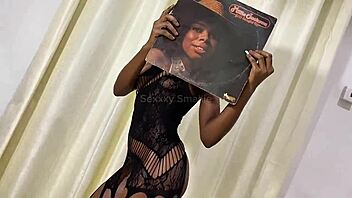 Dancing to Donna Summer masturbating for daddy full vid 🔥💃