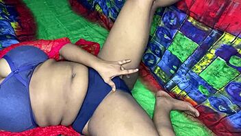 i finger my desi pussy it's so wet uhh