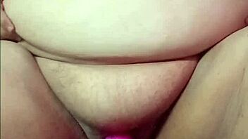 jhonny bravo fucks fat pussy with pink vibrator