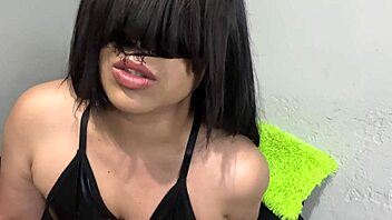 Joi Español: Tu dueña Astarioth te domina con dirty talk hasta eyacular en cuenta regresiva