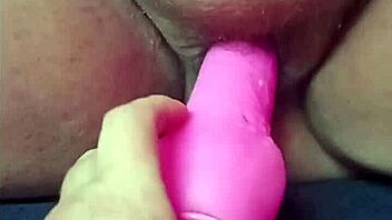 jhonny bravo fucks fat pussy with pink vibrator