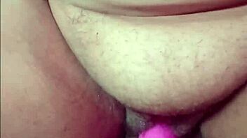 jhonny bravo fucks fat pussy with pink vibrator