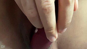 mi esposa... se... masturba con dildo... ahhh asmr sube volumen