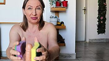 granny maria, show off those dick cleaning skills now!