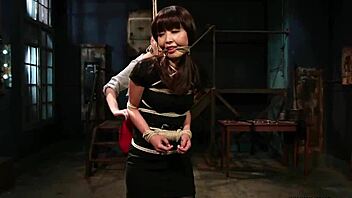 bound asian masseuse takes lezdom anal fucking 😈🔗🍑