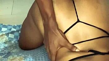 who wants this ass pounded by monster cock till she screams? 🍑🍆😩