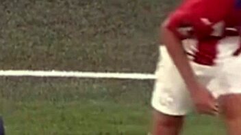 checking out those sexy colombian soccer bulges vs paraguay ⚽😏🔥