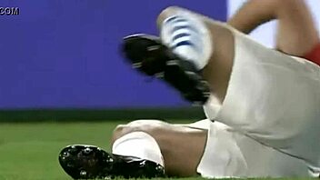 checking out those sexy colombian soccer bulges vs paraguay ⚽😏🔥