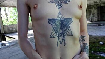 Sexiest flexible fitness babe shows hairy pussy outdoor?