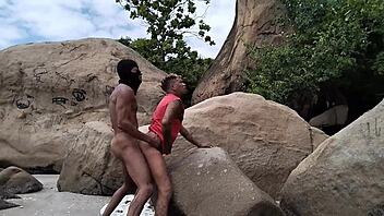 🍑 nos fundos do aeroporto comi um mavambo cafuçu e fiz ele de fêmea muscular 😈🔥