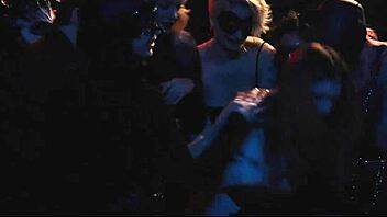 we're enjoying a casual public group hangout outdoors with american friends