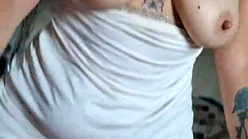 Italian milf Teresa Jones offers her ass for homemade anal creampie