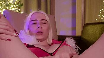 come watch me spread my wet pussy for facesitting fun