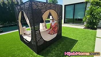 ARAB MILF UNLEASHES RAW SEXUAL HUNGER