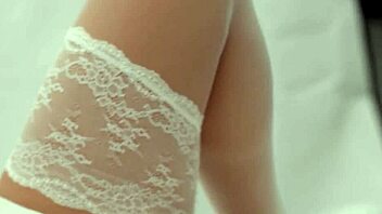 Milf Karolince CC and Blonde Teen Jessica Lawson Strip Lingerie Poses