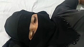 muslim babe rides hindu boyfriend's thick cock wildly