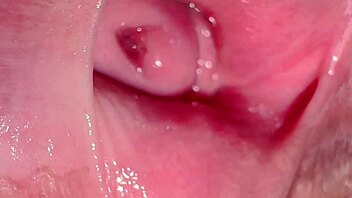 Amateur Japanese wife licks shaved pussy 361 days post virginity loss!