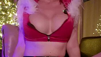 come watch me spread my wet pussy for facesitting fun