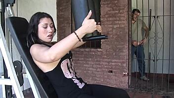 Fucking that curvy Brazilian milf's fat ass doggystyle with deepthroat and heels 😍🍑🔥