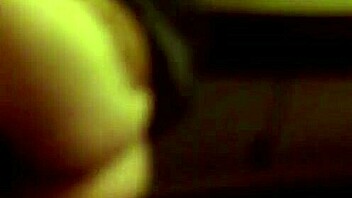 Amatör Hatun Sulak Göt Sallayarak Cowgirl Sikiyor Ev Yapımı 🔥🍑