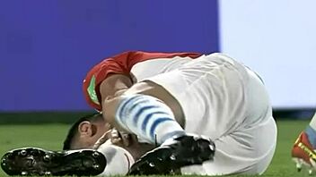 checking out those sexy colombian soccer bulges vs paraguay ⚽😏🔥