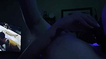 Nikki Lixxx twerks squirts sexy in yoga pants