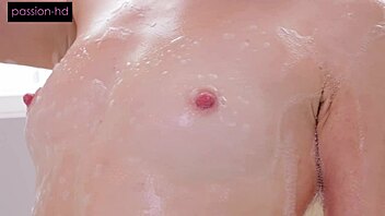 Lonely petite slut's wet tight pussy greets cock 😜💦👅